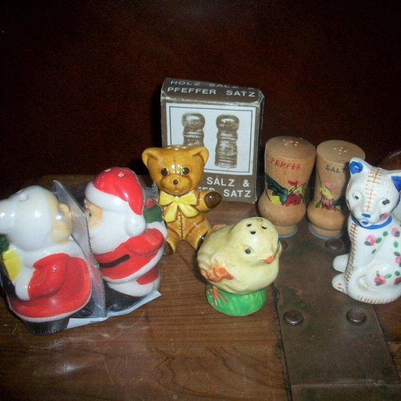 Publix Kitchen 4 Sets Salt And Pepper Shakers Figurine Santa